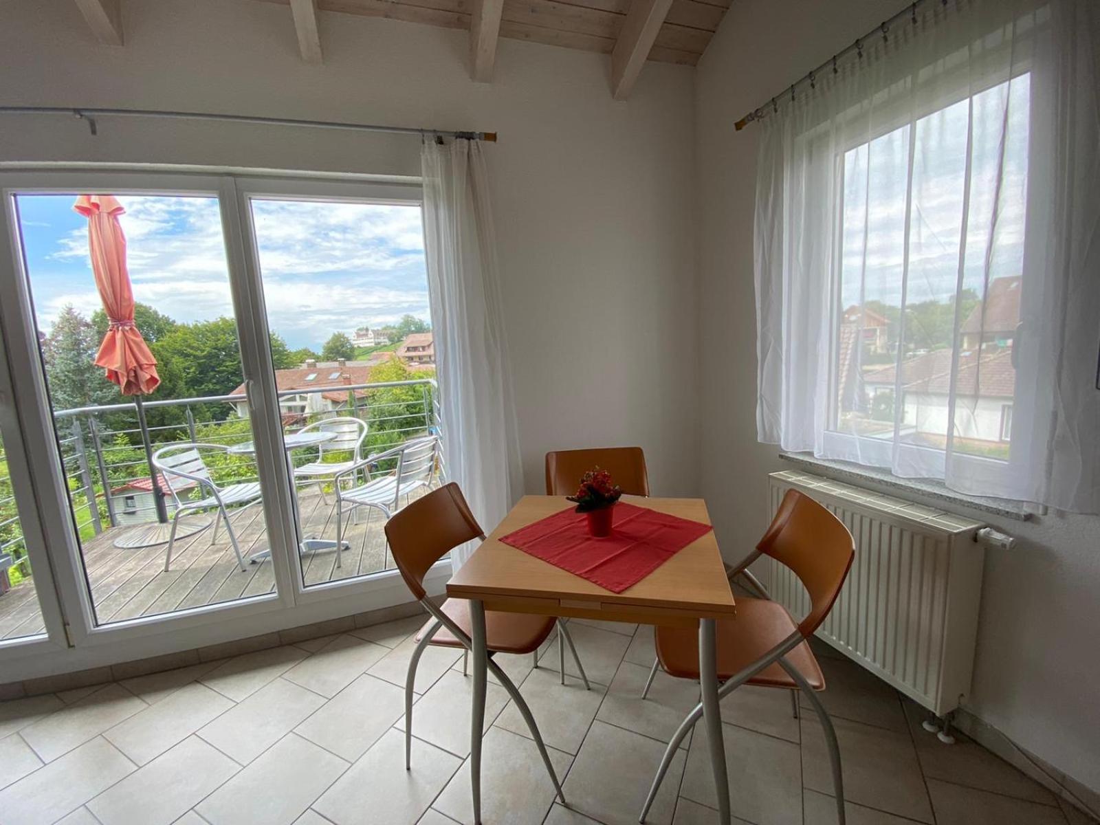 Haus Lorenz, Ferienwohnungen Именстад ам Бодензе Екстериор снимка