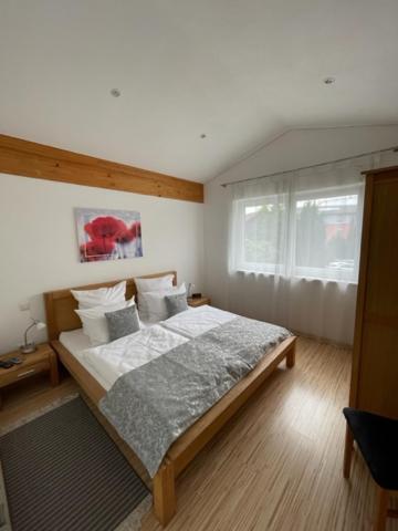Haus Lorenz, Ferienwohnungen Именстад ам Бодензе Екстериор снимка